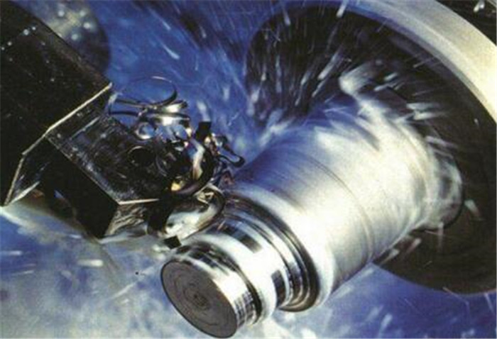 （圖：液壓油使用場景）